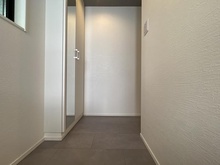 【東京都/北区上中里】北区上中里2丁目　新築戸建て 玄関