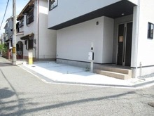 【大阪府/豊中市服部豊町】豊中市服部豊町二丁目　新築戸建 駐車場
