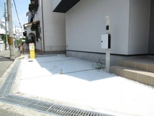 【大阪府/豊中市服部豊町】豊中市服部豊町二丁目　新築戸建 駐車場