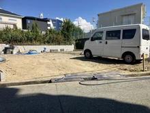 【大阪府/箕面市半町】箕面市半町3丁目　新築戸建　B号棟 現地（建築前）：※全3区画：B号棟（写真中央）
