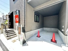 【大阪府/豊中市稲津町】豊中市稲津町3丁目　新築戸建 駐車場