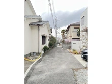 【大阪府/池田市石橋】池田市石橋四丁目　中古戸建 前面道路