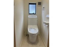 【大阪府/箕面市桜ケ丘】箕面市桜ケ丘五丁目　新築戸建 トイレ
