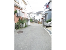 【大阪府/豊中市東泉丘】豊中市東泉丘1丁目　中古戸建 前面道路