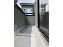 【大阪府/池田市旭丘】池田市旭丘三丁目　新築戸建　1号棟 バルコニー：※南側