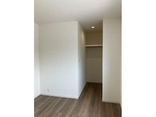 【大阪府/池田市旭丘】池田市旭丘三丁目　新築戸建　2号棟 洋室：※2階約6帖（写真奥側・ウオークインクローゼット）