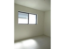 【大阪府/箕面市半町】箕面市半町四丁目　2期1号棟 洋室：※2階洋室約5.5帖