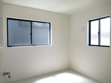 【大阪府/箕面市半町】箕面市半町四丁目　2期1号棟 洋室：※2階洋室約4.5帖（西側）