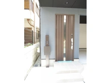 【大阪府/豊中市庄内栄町】豊中市庄内栄町三丁目　新築戸建 玄関