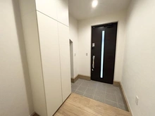 【埼玉県/新座市西堀】新座市西堀2丁目新築戸建・1号棟 玄関