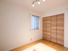 【東京都/練馬区大泉学園町】練馬区大泉学園町4丁目中古戸建 洋室：【家具調度品は価格に含まれません】