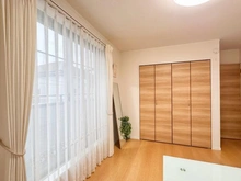 【東京都/練馬区大泉学園町】練馬区大泉学園町4丁目中古戸建 洋室：【家具調度品は価格に含まれません】