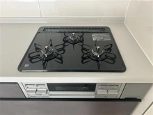 【東京都/西東京市下保谷】西東京市下保谷2丁目新築戸建　1号棟 キッチン：三口コンロ