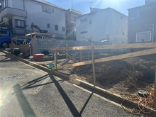 【東京都/東久留米市浅間町】東久留米市浅間町3丁目新築戸建　1号棟 建築中の外観：全2棟現場 写真右側