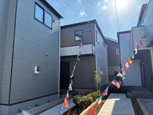 【埼玉県/新座市新堀】新座市新堀2丁目　新築戸建て5号棟 外観：全6棟　写真中央