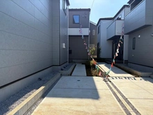 【埼玉県/新座市新堀】新座市新堀2丁目　新築戸建て5号棟 外観：全6棟　写真中央