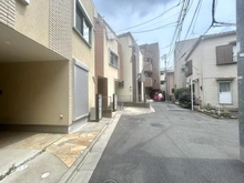【東京都/荒川区西日暮里】荒川区西日暮里6丁目　中古戸建 前面道路