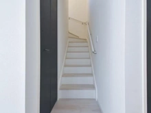 【東京都/八王子市緑町】八王子市緑町　新築戸建　1号棟 階段