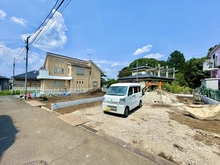 【東京都/八王子市緑町】八王子市緑町　新築戸建　2号棟 現地（建築前）：2号棟手前（全2棟現場）
