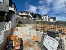 【東京都/八王子市長房町】八王子市長房町9期　新築戸建　1号棟 建築中の外観：全3棟現場