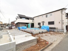 【東京都/立川市栄町】立川市栄町6期　新築分譲住宅　1号棟 建築中の外観：全2区画　右側　1号棟
