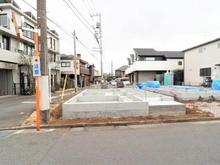 【東京都/立川市栄町】立川市栄町6期　新築分譲住宅　2号棟 建築中の外観：全2区画　左側　2号棟