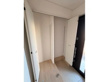 【東京都/武蔵村山市中原】「グレイドルガーデン武蔵村山市中原第8」　2号棟 玄関