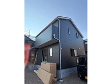 【東京都/武蔵村山市中原】「グレイドルガーデン武蔵村山市中原第8」　9号棟 建築中の外観：全24区画　「9号棟」写真中央