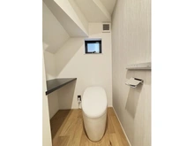 【東京都/豊島区高田】豊島区高田1丁目新築戸建 トイレ