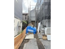 【東京都/大田区久が原】大田区南久が原四丁目　新築戸建一号棟 建築中の外観：全3棟／一番左