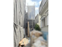 【東京都/大田区久が原】大田区久が原四丁目　新築戸建三号棟 建築中の外観：全3棟／一番右