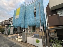 【東京都/大田区東雪谷】大田区東雪谷3丁目　新築戸建B棟 建築中の外観：全2棟/写真奥