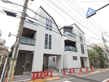 【東京都/品川区西大井】品川区西大井二丁目新築戸建　A棟 建築中の外観：全2棟　左側がA棟です