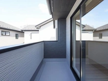 【埼玉県/三郷市戸ケ崎】三郷市戸ヶ崎1丁目　新築戸建　15期2号棟 バルコニー