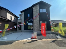 【千葉県/柏市篠籠田】柏市篠籠田　新築戸建　7期2号棟 建築中の外観：全2棟／真ん中の棟