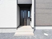 【千葉県/船橋市馬込町】船橋市馬込町　新築戸建　2期1号棟 玄関