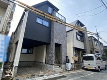 【東京都/北区浮間】北区浮間三丁目新築戸建て　1号棟 建築中の外観：全2棟