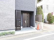 【東京都/品川区東中延】品川区東中延1丁目 新築戸建 B号棟 玄関