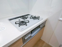 【神奈川県/横浜市磯子区森】磯子区森2丁目　中古戸建て キッチン：三口コンロ