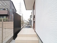 【神奈川県/横浜市磯子区杉田】磯子区杉田6丁目　新築戸建て アプローチ