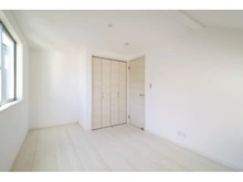 【神奈川県/横浜市神奈川区神大寺】FIORE片倉町IV　新築戸建4号棟/全15棟 サービスルーム（納戸）