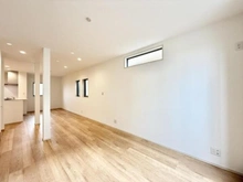 【神奈川県/横浜市金沢区富岡西】金沢区富岡西7丁目　新築戸建て リビング・ダイニング