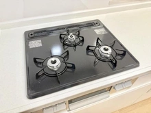 【神奈川県/横浜市金沢区富岡西】金沢区富岡西7丁目　新築戸建て 三口コンロ