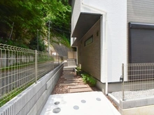 【神奈川県/横浜市港北区大曽根台】港北区大曽根台　新築戸建て アプローチ
