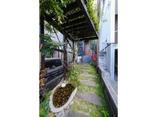 【東京都/新宿区荒木町】新宿区荒木町　中古戸建 アプローチ