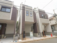 【東京都/北区赤羽北】北区赤羽北3丁目新築戸建　2号棟 外観：全3区画：写真中央