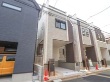 【東京都/北区赤羽北】北区赤羽北3丁目新築戸建　3号棟 外観：全3区画：写真中央