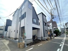 【東京都/北区上十条】KIS北区上十条4期　3号棟 建築中の外観：全3棟　写真手前側