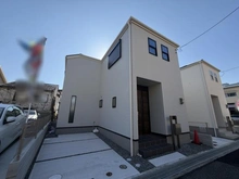 【兵庫県/神戸市中央区熊内町】神戸市中央区熊内町八丁目　2号棟　新築戸建 外観：全2棟/手前側