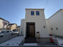 【兵庫県/神戸市中央区熊内町】神戸市中央区熊内町八丁目　2号棟　新築戸建 外観：全2棟/手前側